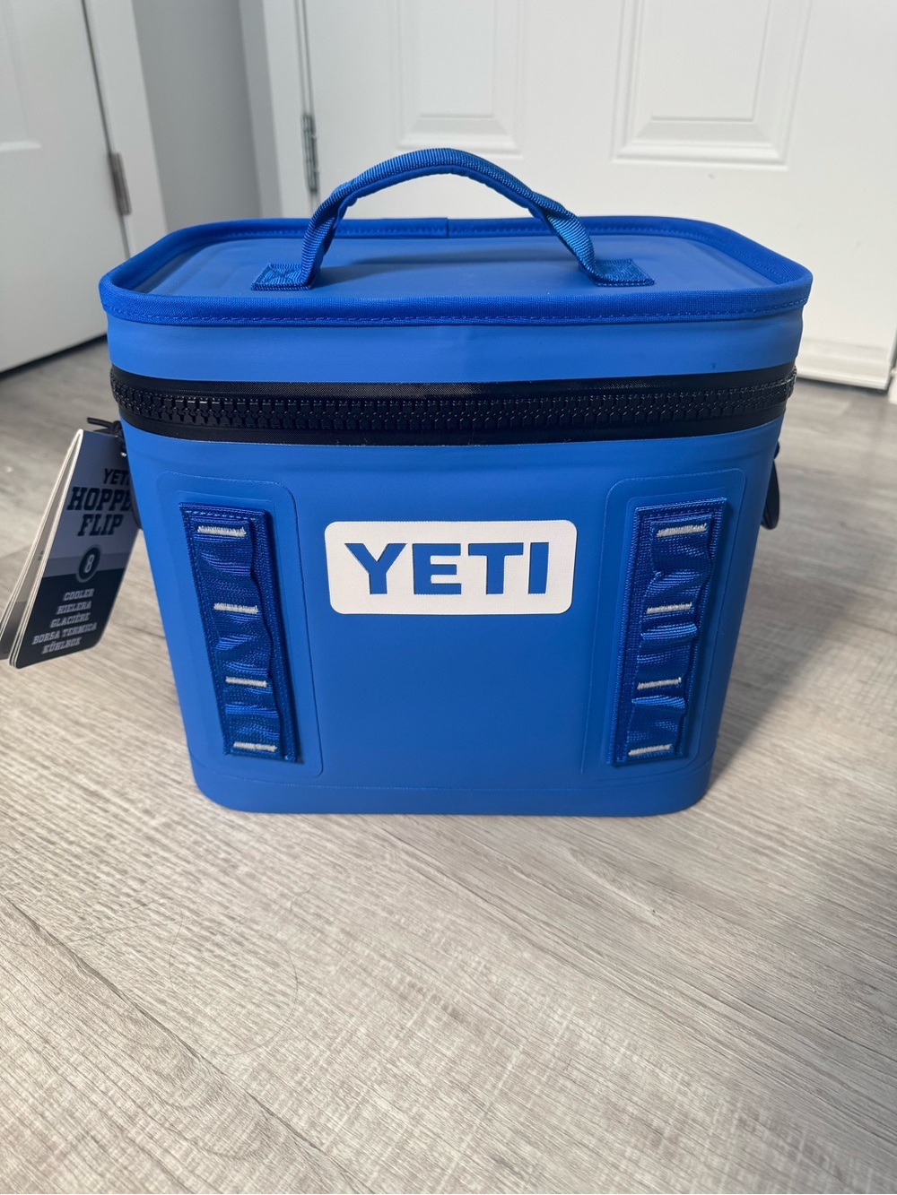 Yeti Blue Hopper Flip 8 Leakproof Soft-Sided Portable Cooler